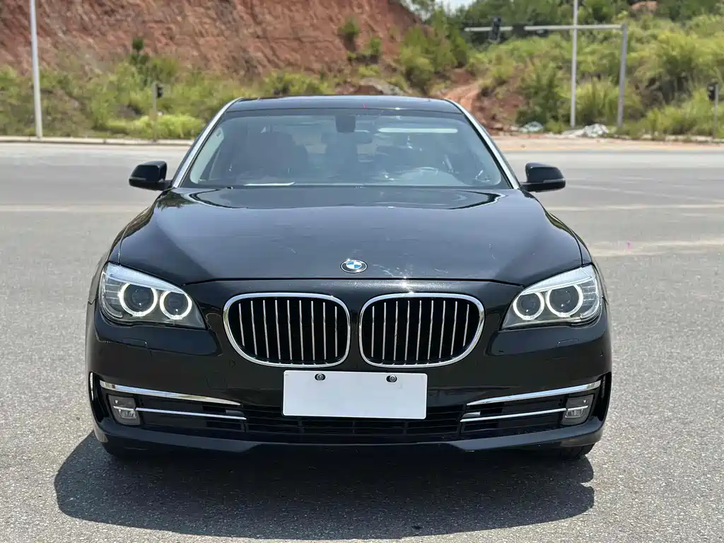 BMW 7 Series 2013 — фото 2
