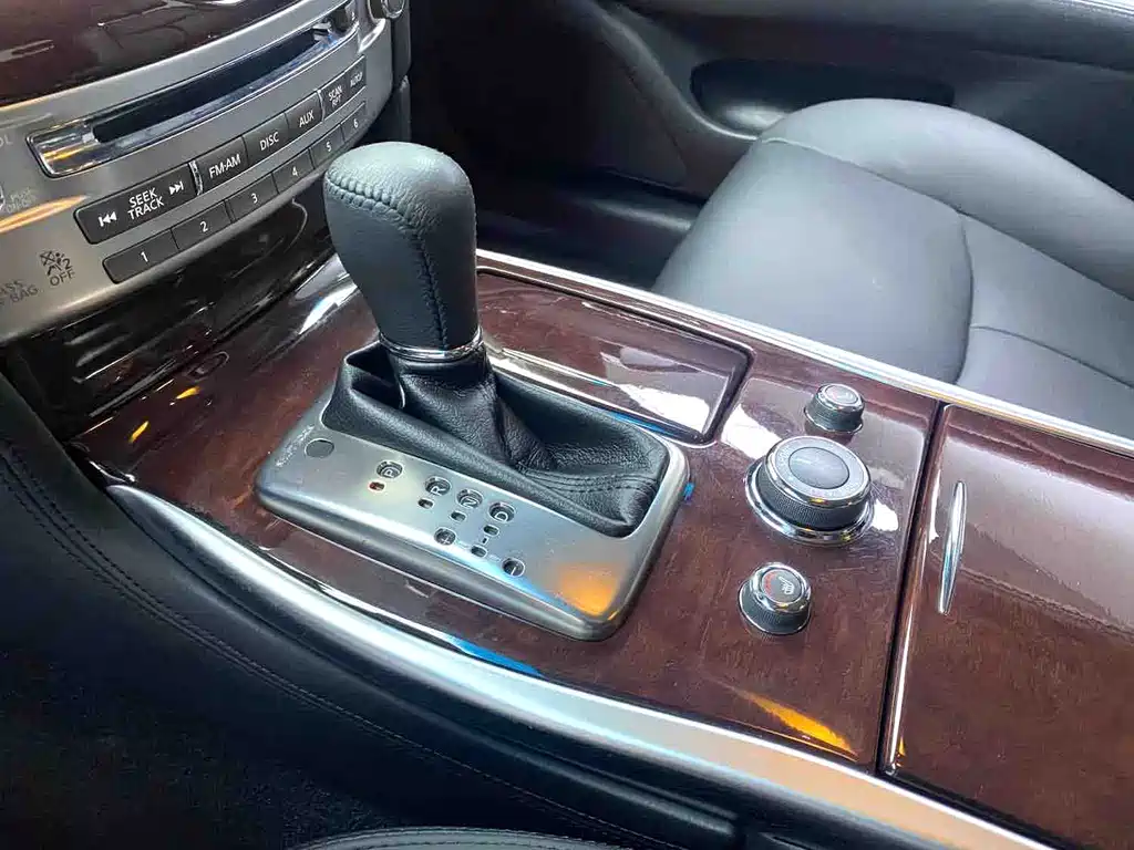 Infiniti Q70 2018