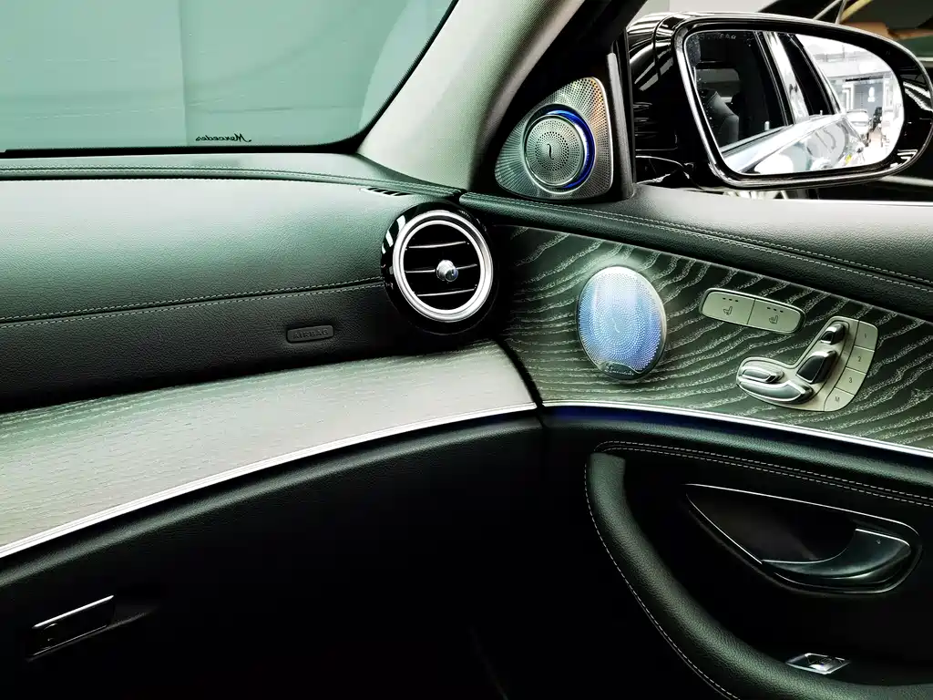 Mercedes-Benz E-Class 2021 — фото 12