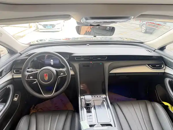 Hongqi H5 2025