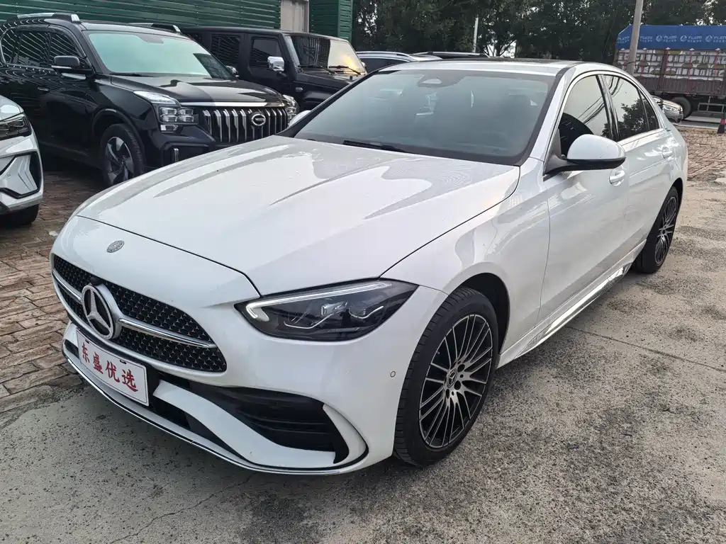 Mercedes-Benz C-Class 2024