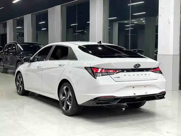 Hyundai Elantra 2023