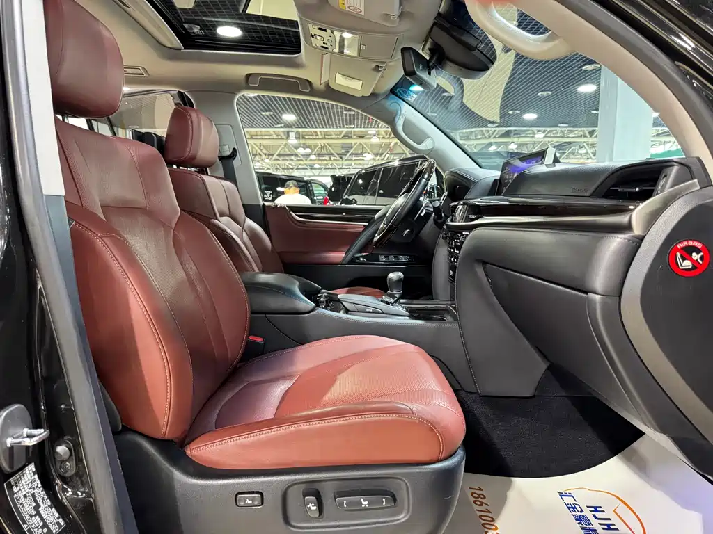 Lexus LX 2016 — фото 11