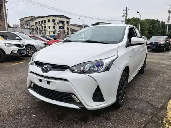 Toyota Yaris L 2022