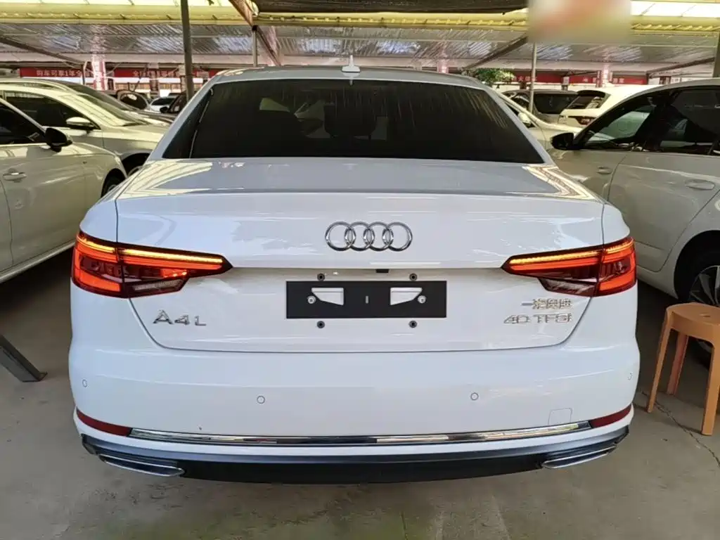 Audi A4L 2020