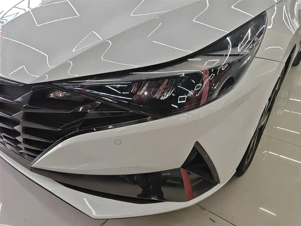 Hyundai Elantra 2021 — фото 18