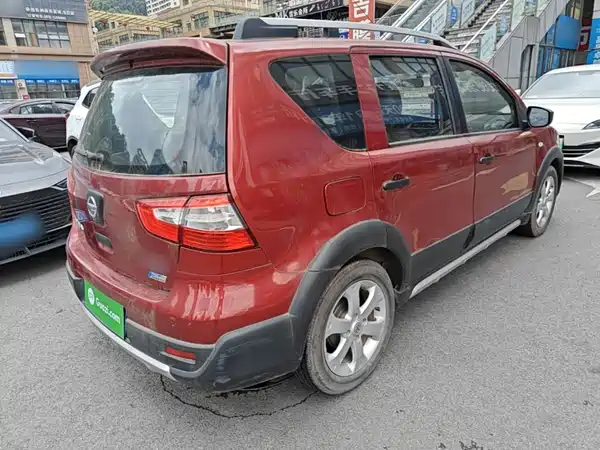 Nissan Livina 2015