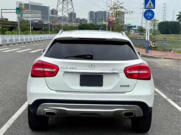 Mercedes-Benz GLA 2015