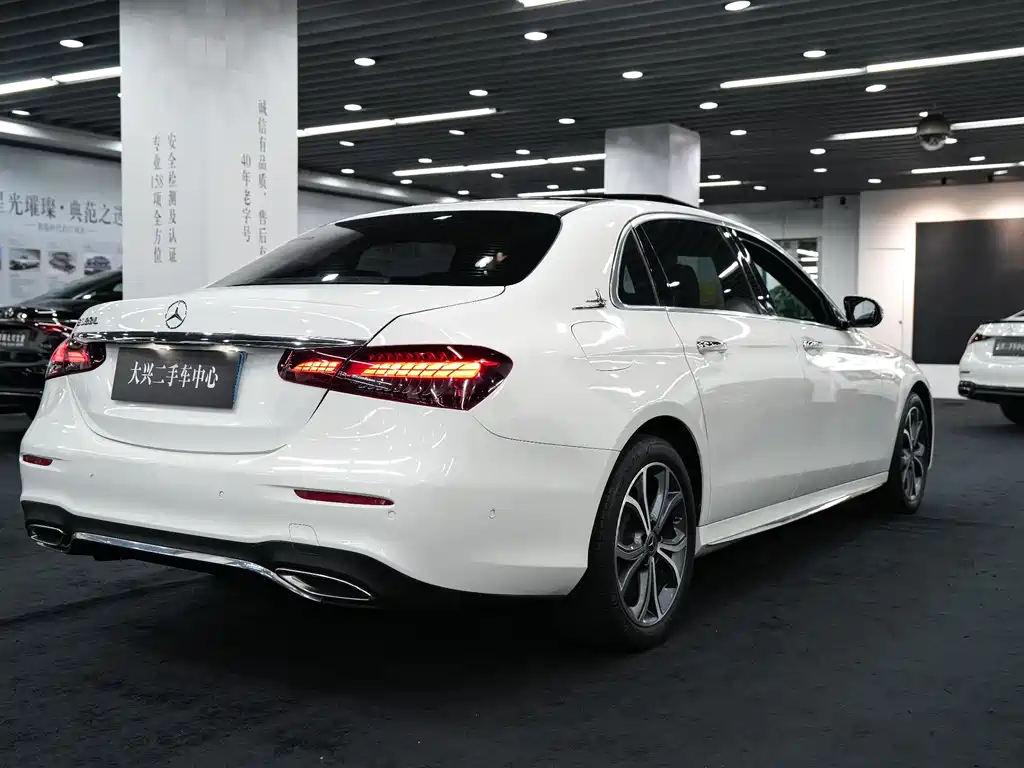 Mercedes-Benz E-Class 2021 — фото 3
