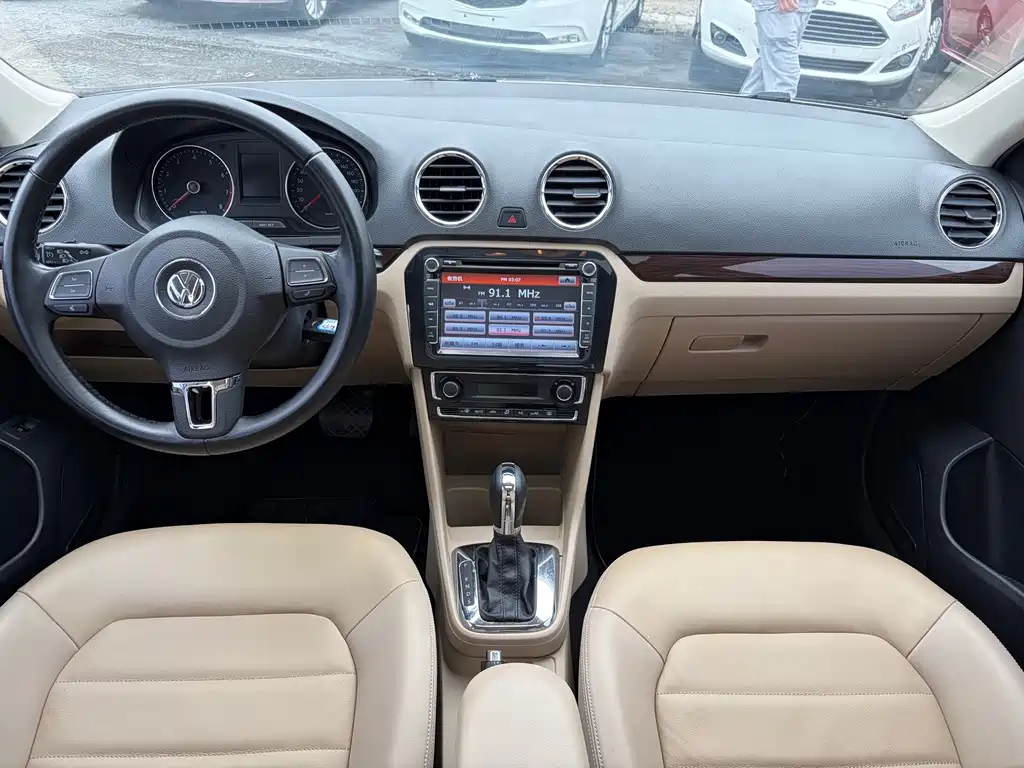 Volkswagen Jetta 2015 — фото 10