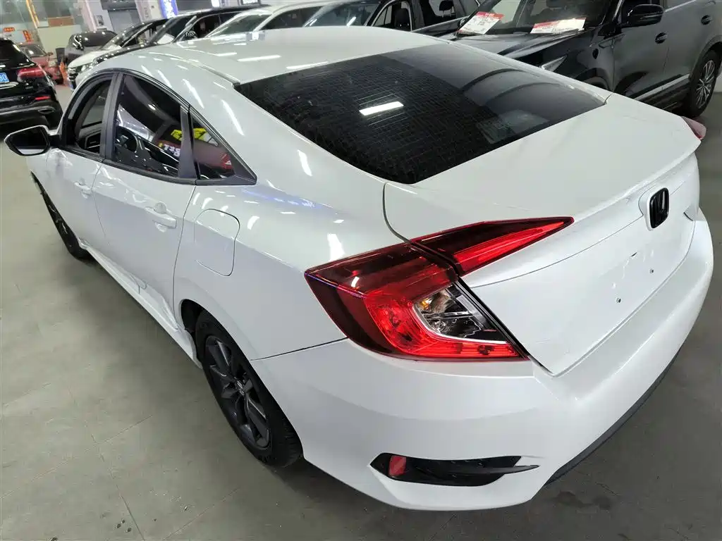 Honda Civic 2021 — фото 23