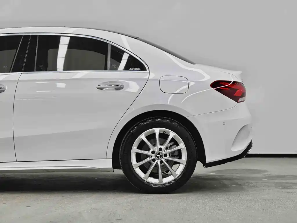 Mercedes-Benz A-Class 2022 — фото 19