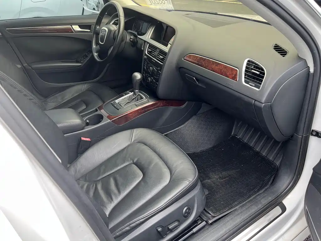 Audi A4L 2011