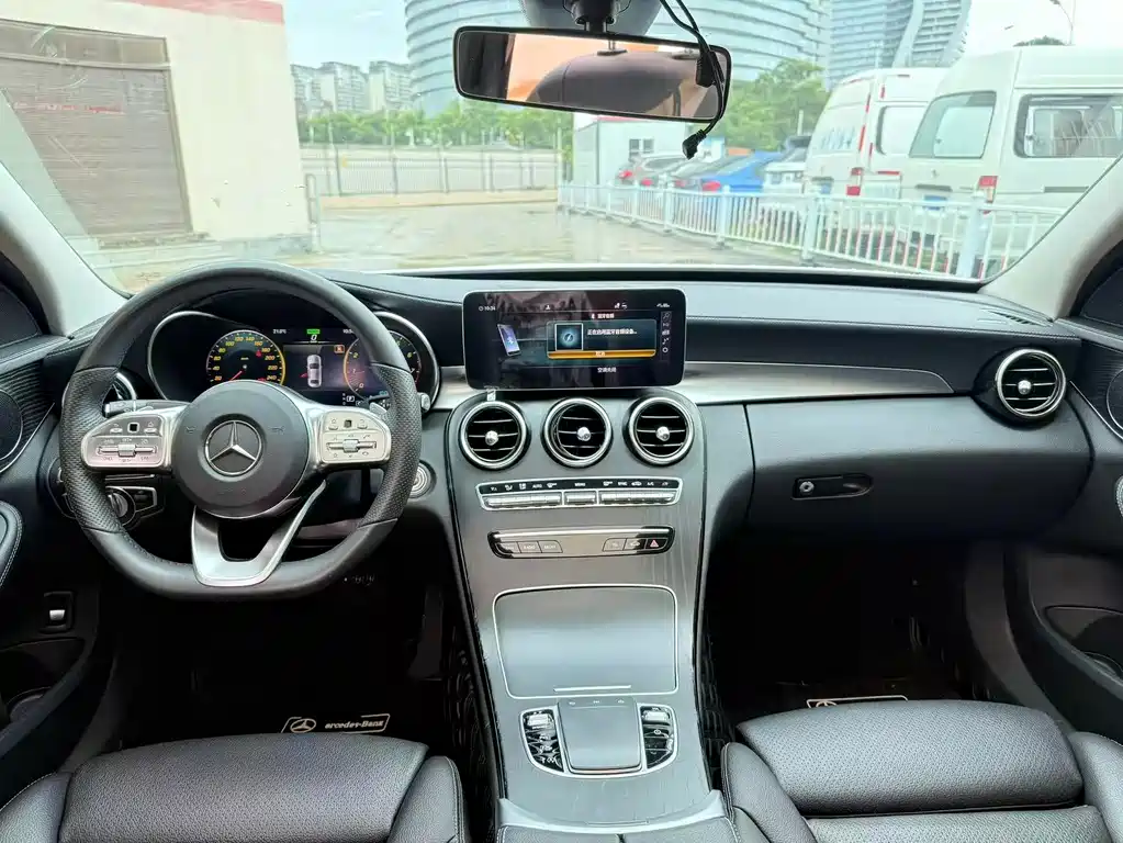 Mercedes-Benz C-Class 2021