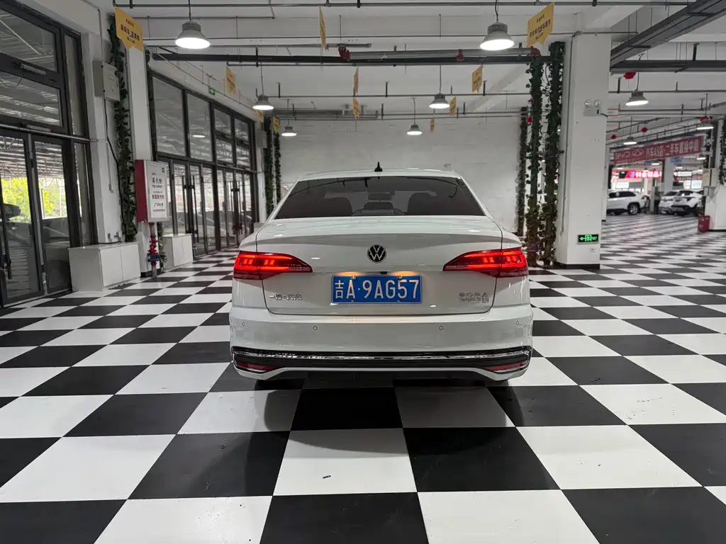 Volkswagen Bora 2023