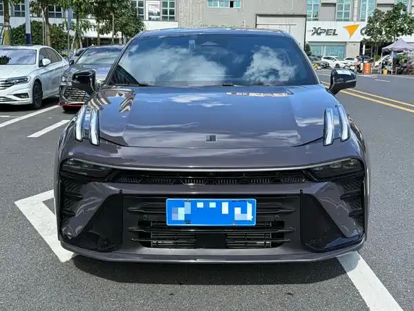 Lynk & Co 03 2025