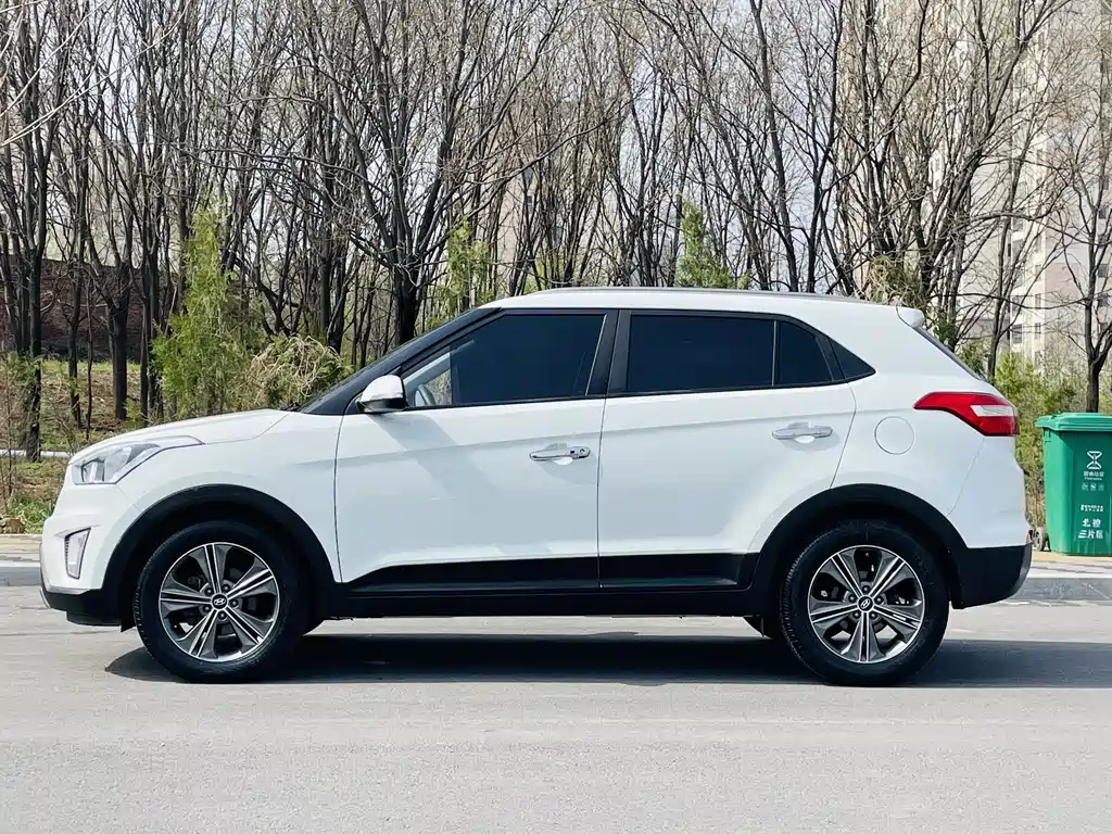 Hyundai ix25 2015 — фото 18