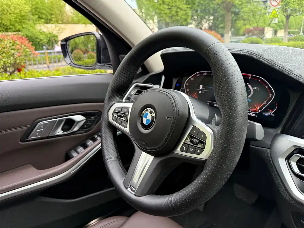 BMW 3 Series 2023 — фото 14