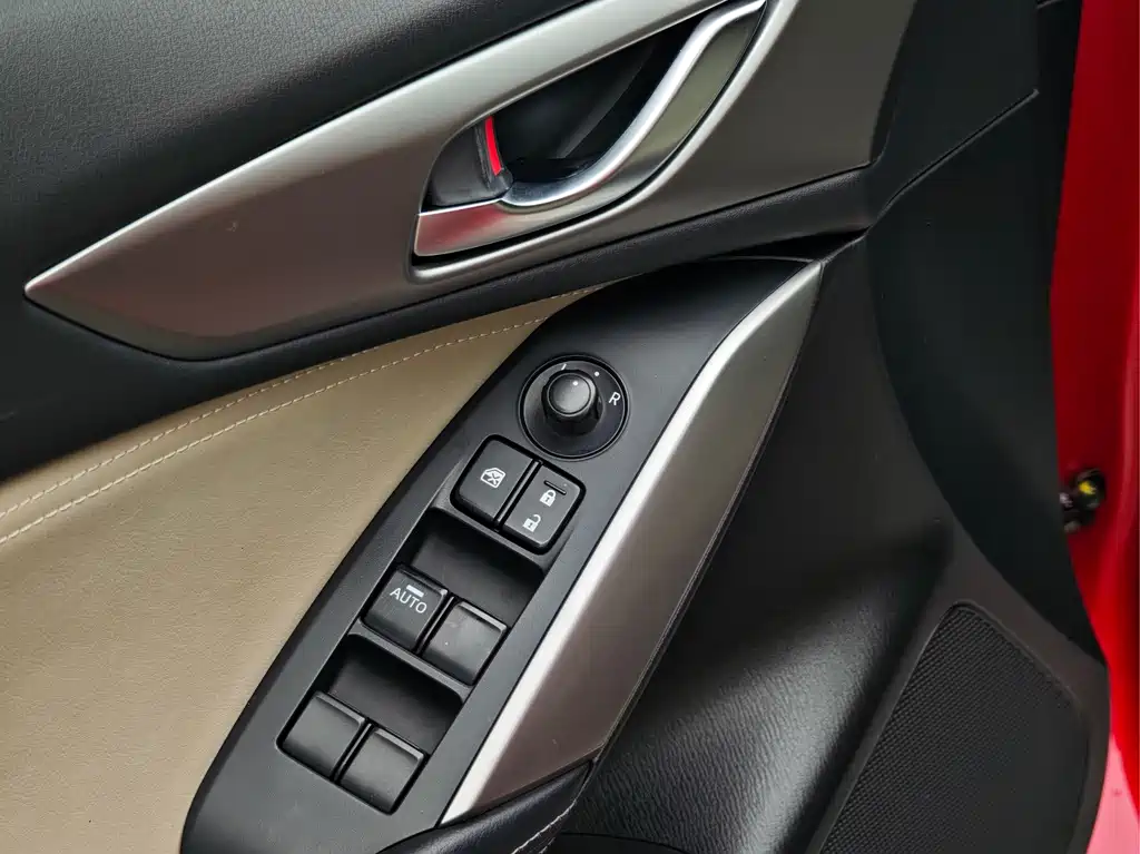 Mazda CX-4 2016 — фото 13