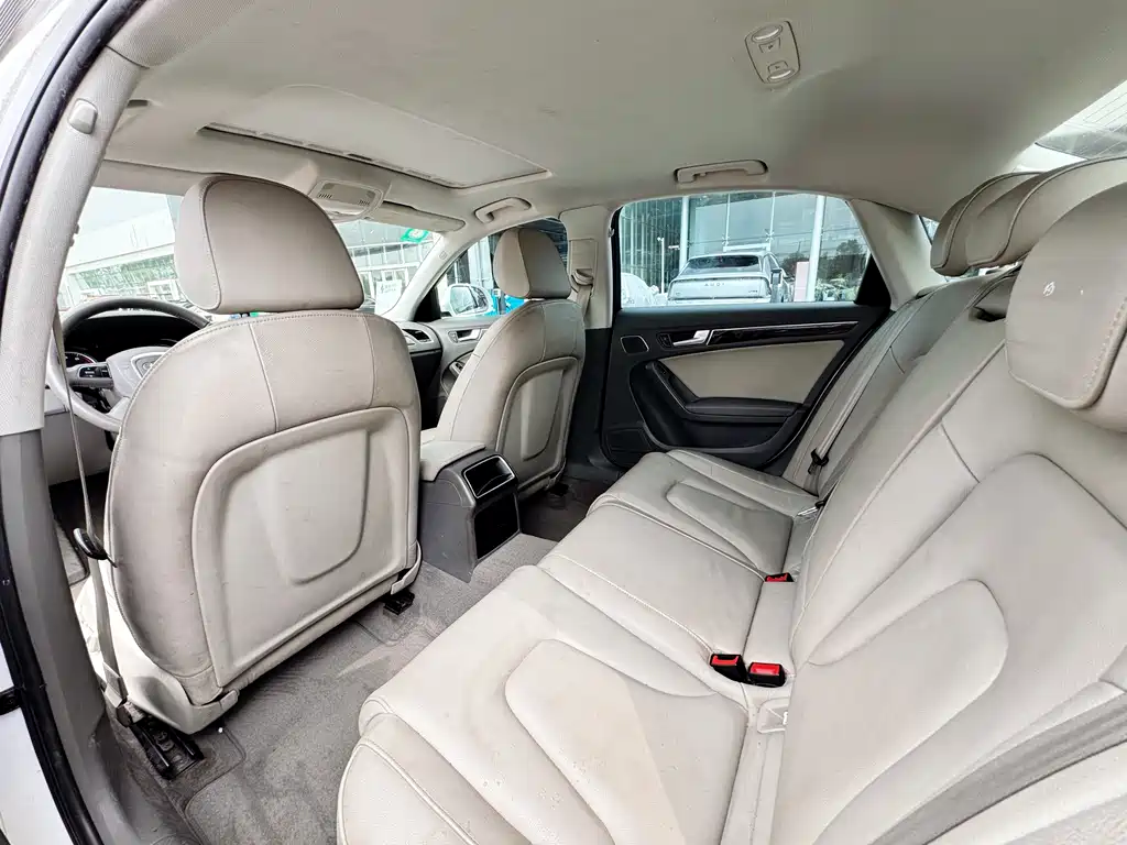 Audi A4L 2011