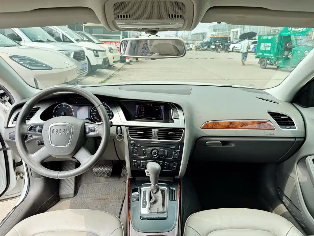 Audi A4L 2011