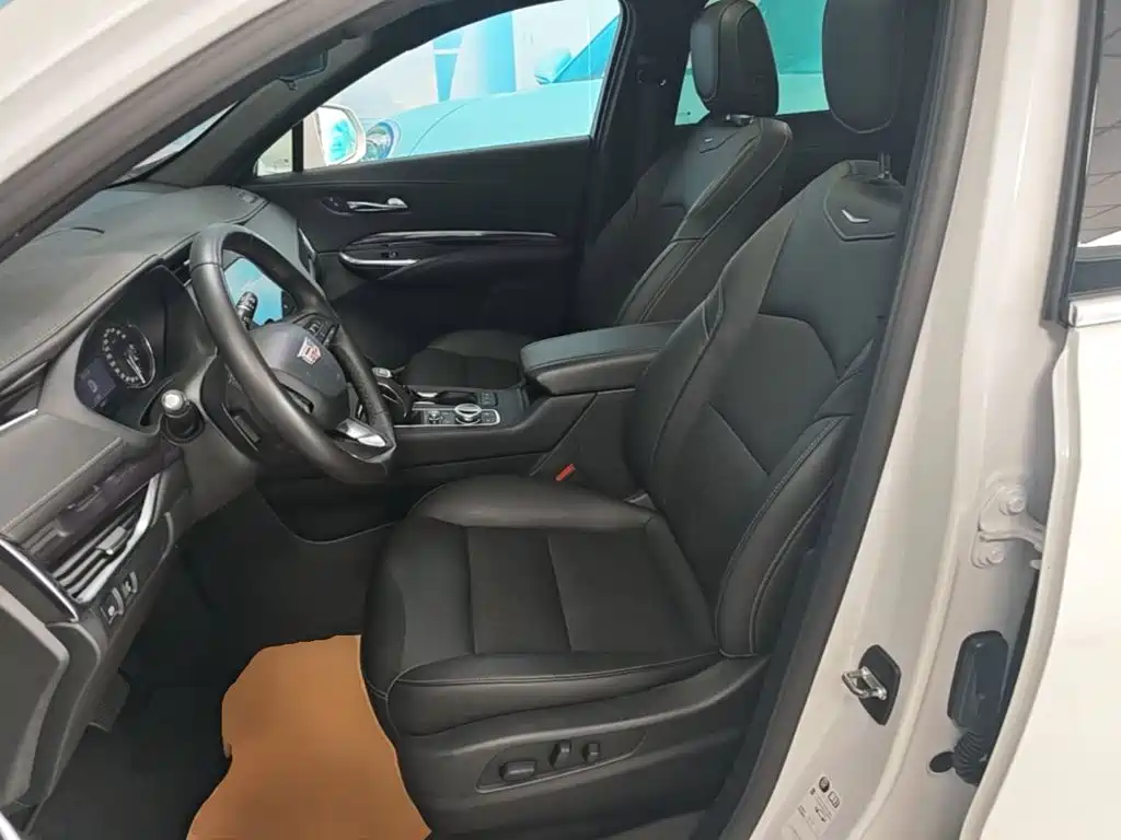 Cadillac XT4 2019 — фото 15