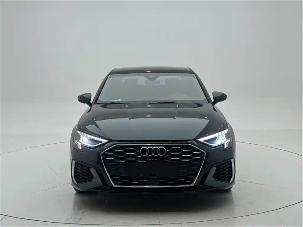 Audi A3 2022 — фото 2