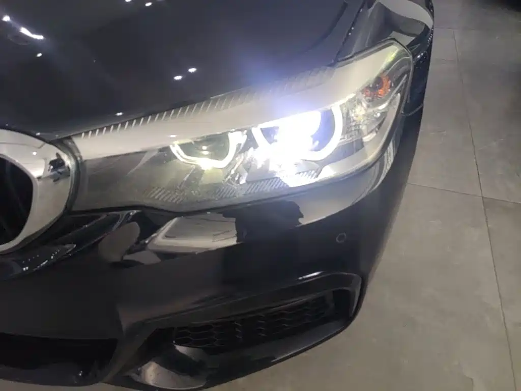 BMW 5 Series 2018 — фото 24
