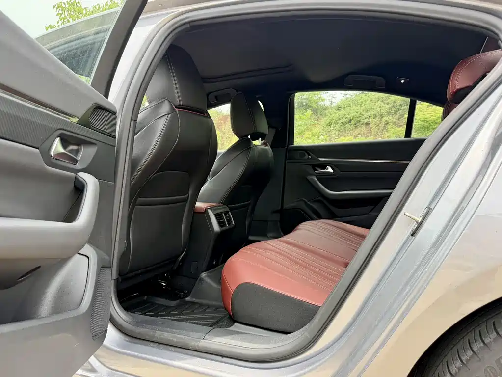 Peugeot 508 2023 — фото 12
