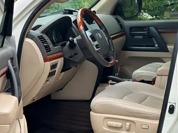 Toyota Land Cruiser 2016