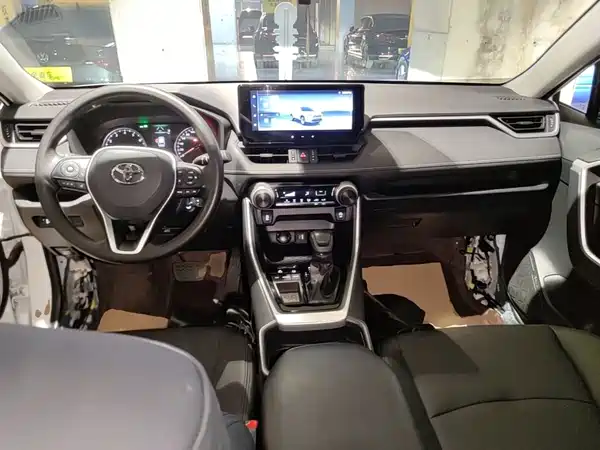 Toyota RAV4 2025