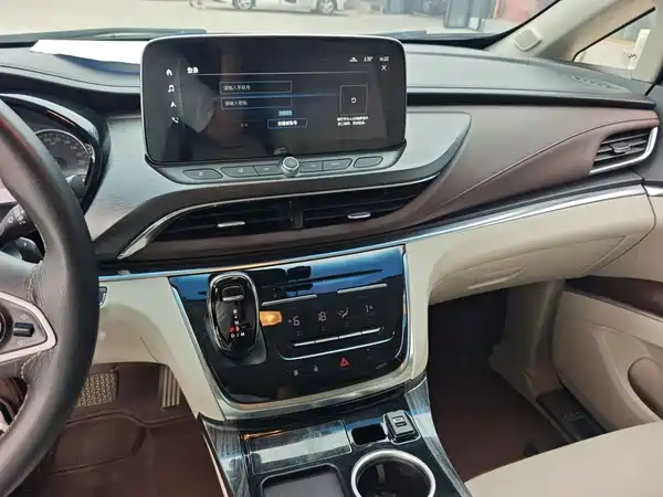 Buick GL8 2024
