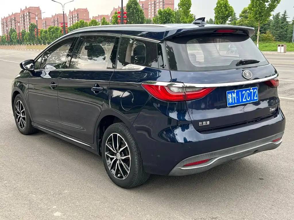 BYD MAX 2018 — фото 7