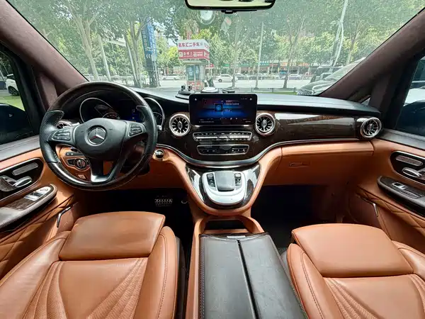 Mercedes-Benz V-Class 2023
