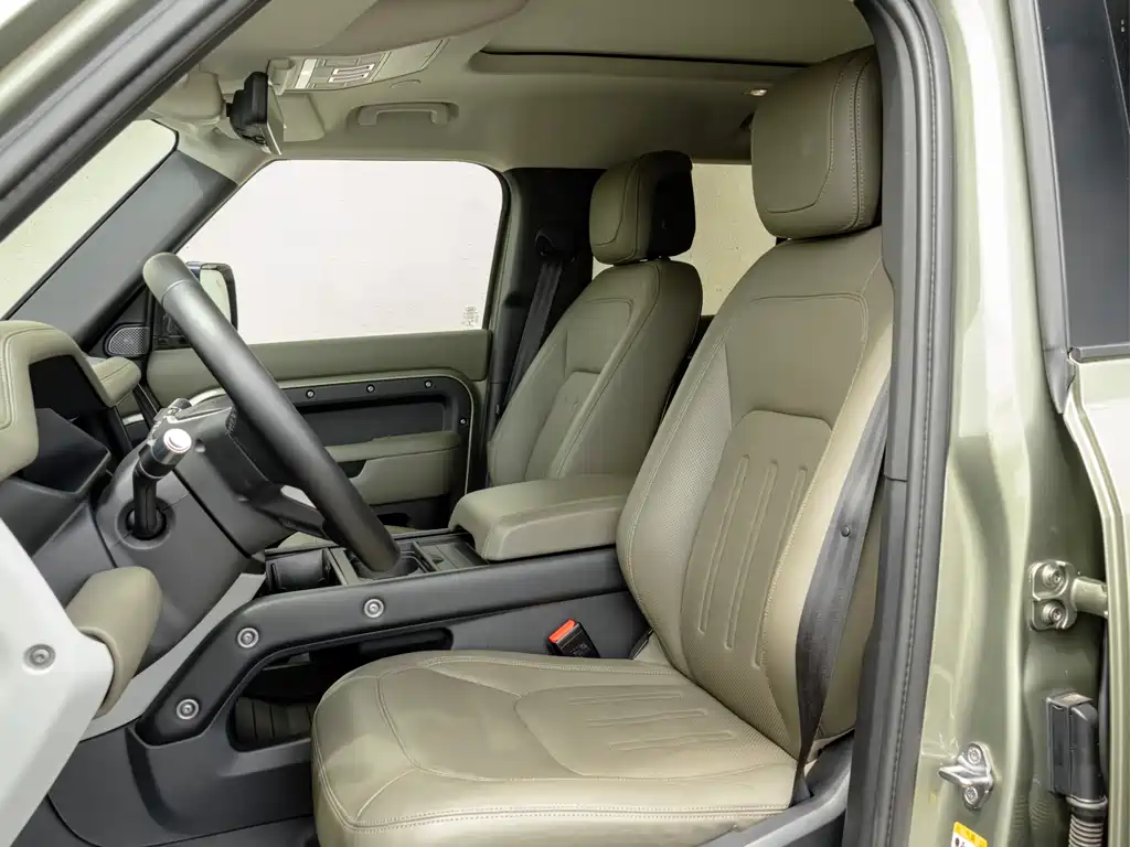 Land Rover Defender 2020 — фото 12