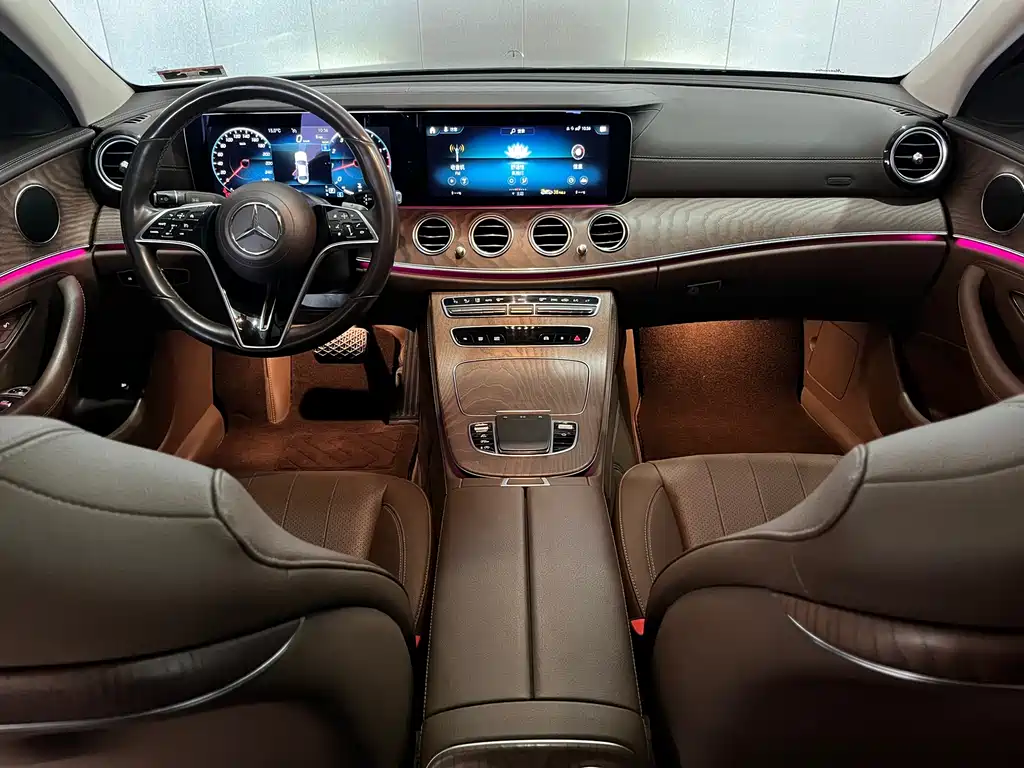 Mercedes-Benz E-Class 2022 — фото 12
