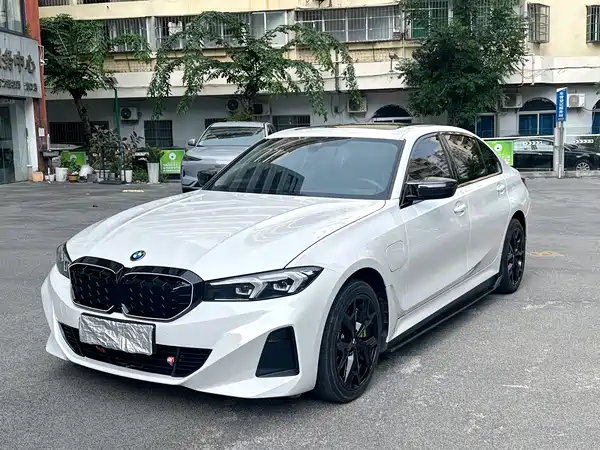 BMW i3 2024
