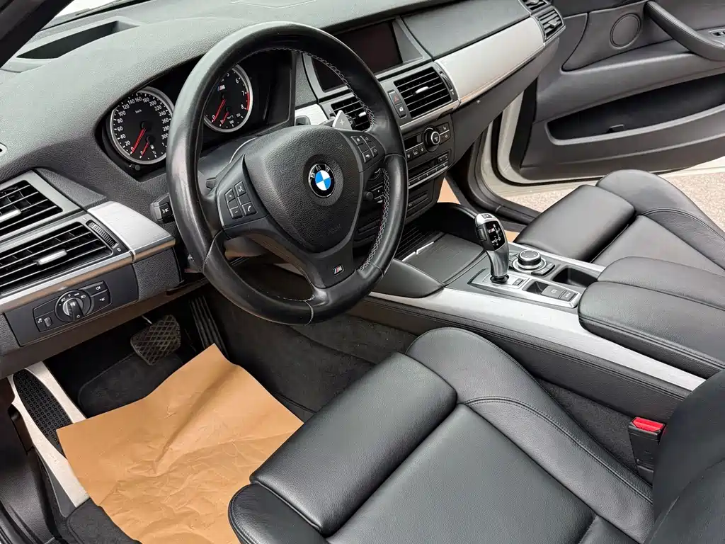 BMW X5 M 2014 — фото 10