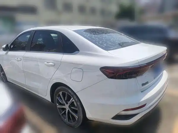 Geely Emgrand 2023