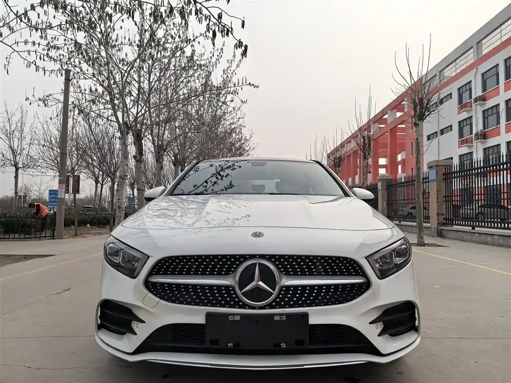 Mercedes-Benz A-Class 2020 — фото 3