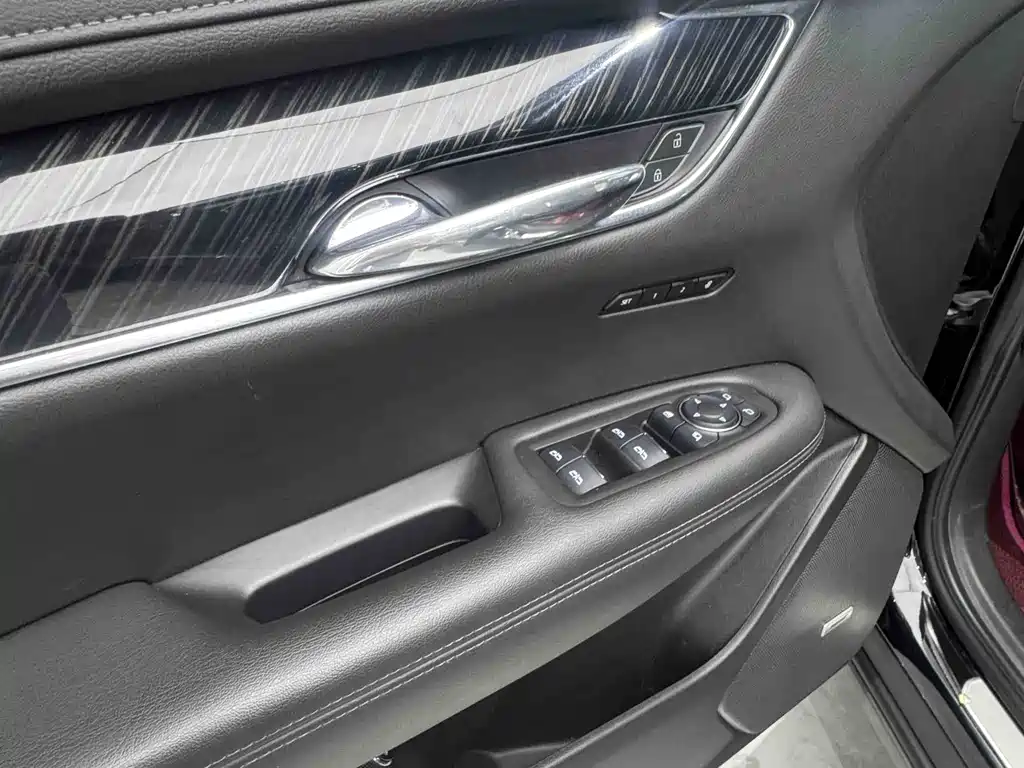 Cadillac XT6 2023 — фото 10
