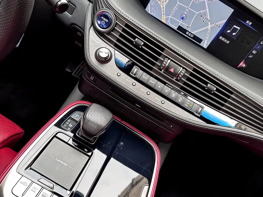 Lexus LS 2020 — фото 10