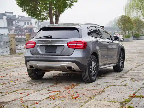 Mercedes-Benz GLA 2015