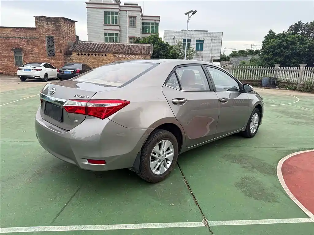 Toyota Corolla 2015 — фото 6
