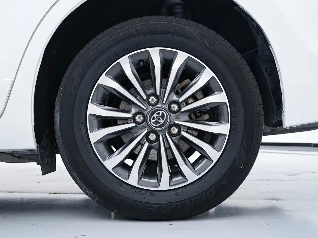Toyota Corolla 2017 — фото 12
