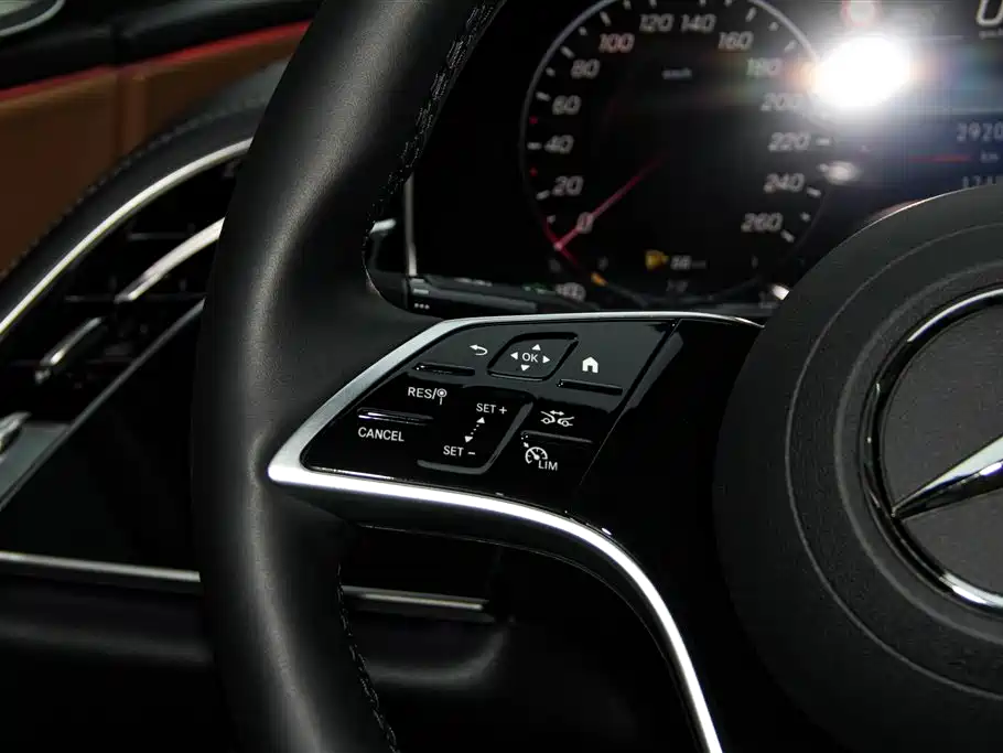 Mercedes-Benz E-Class 2025 — фото 29