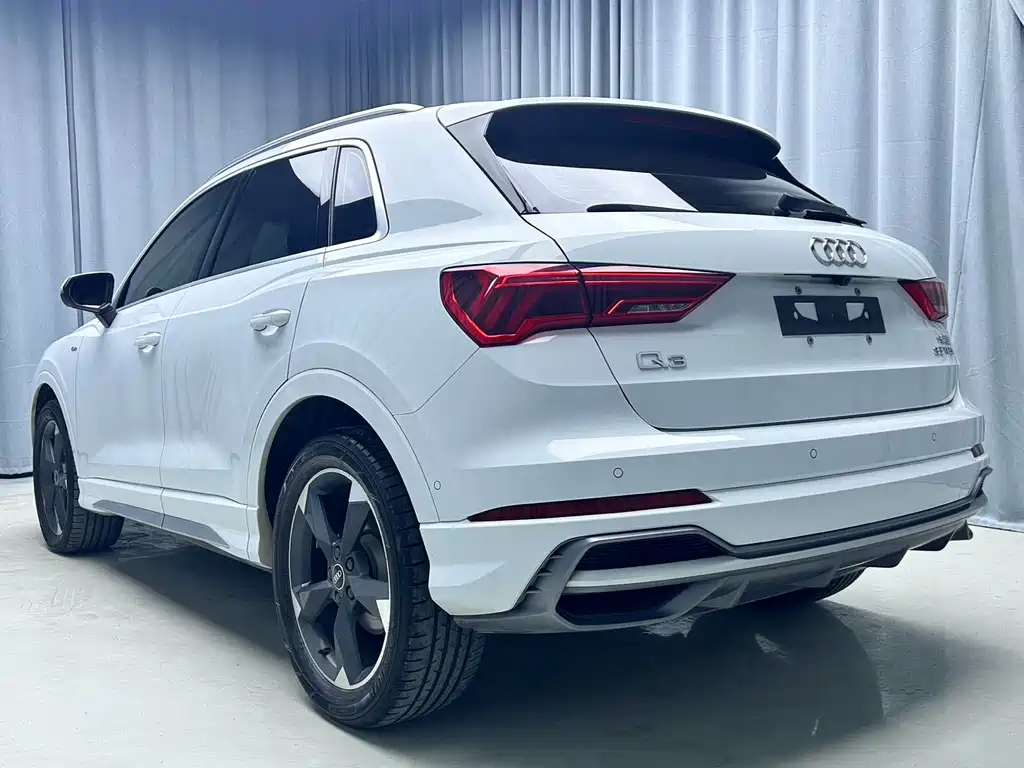 Audi Q3 2022 — фото 22