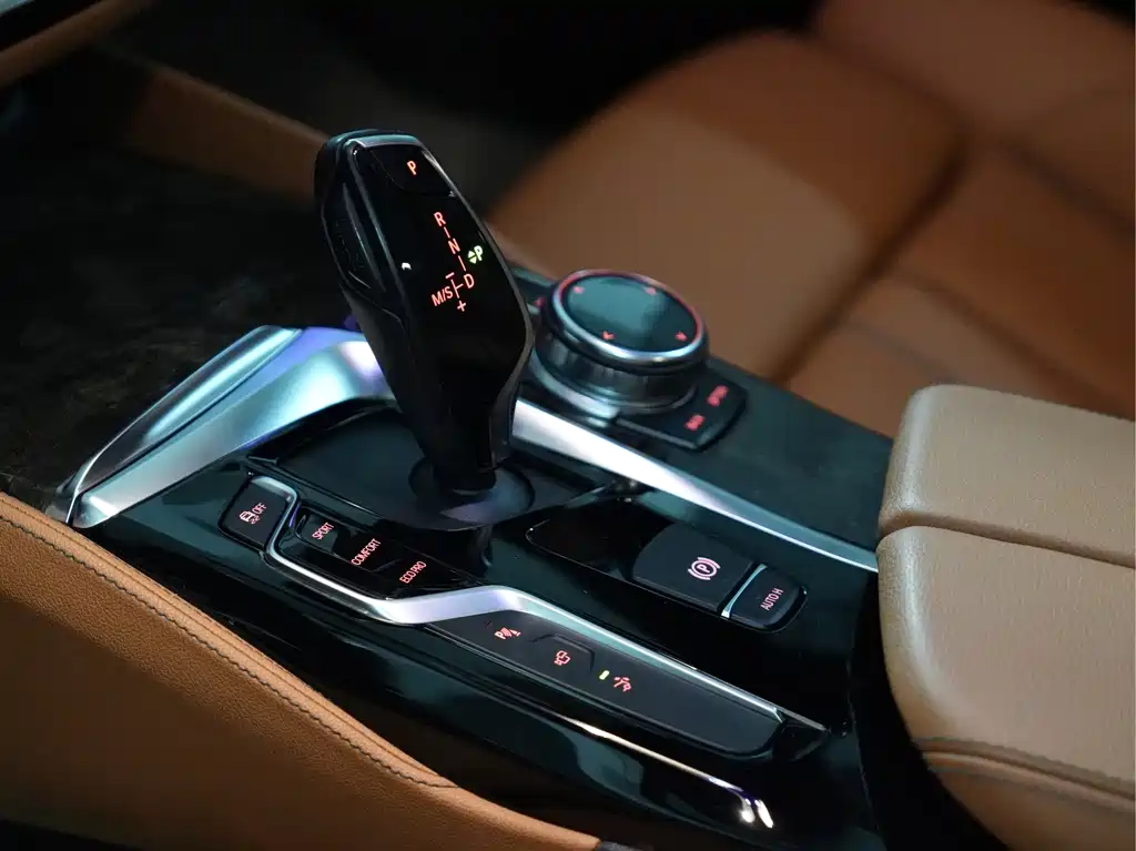 BMW 6 Series GT 2018 — фото 35