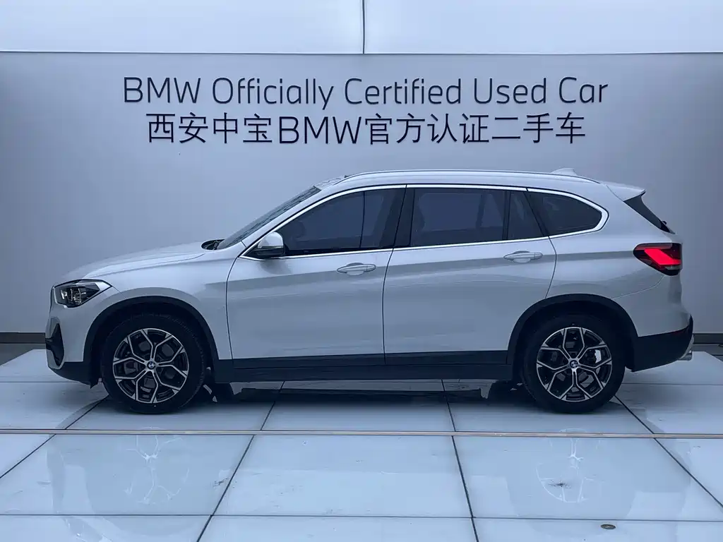 BMW X1 2022 — фото 3
