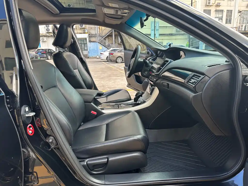 Honda Accord 2017 — фото 12